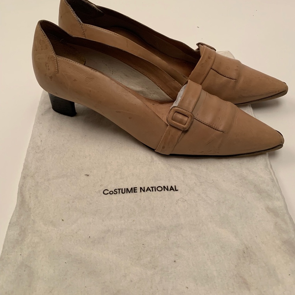 Costume National pumps sculpted heel.